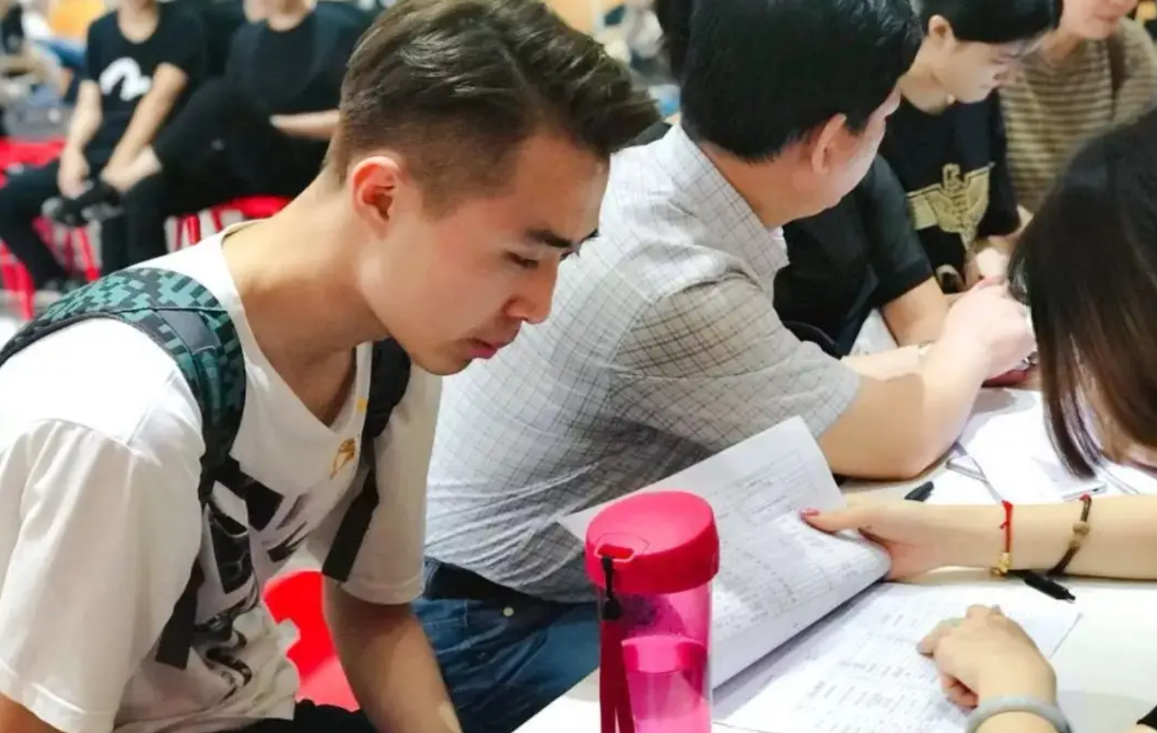 填报志愿决定高考成败，考生用这6种方法，可找到“冲稳保”大学