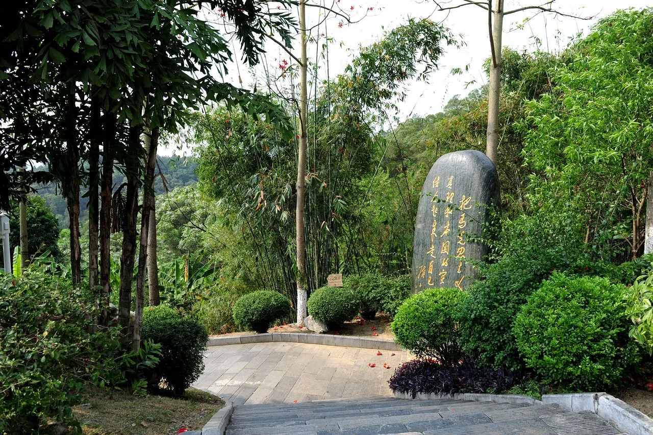 百色地名来历(百色地名读音的由来
红色圣地，千姿百色，是中国革命史上的一个丰碑,百)