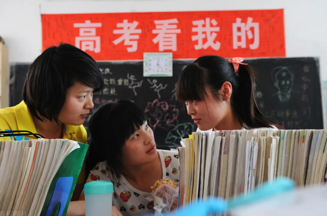 高考若是“统一试卷”，各个省份表现不同，浙江考生笑得最大声