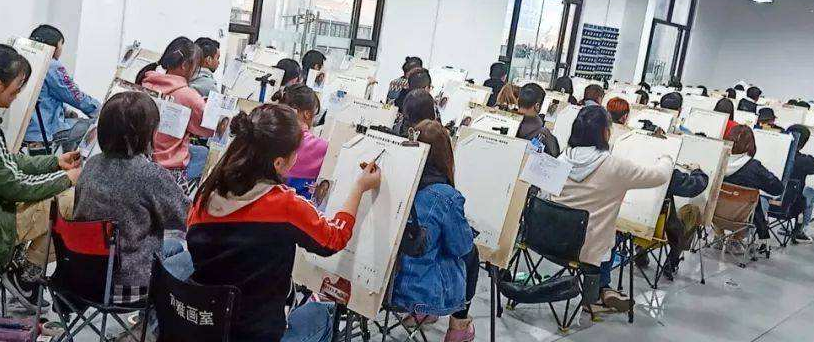 江苏美术联考成绩新鲜出炉，低分作品让人捧腹大笑，分数相差大