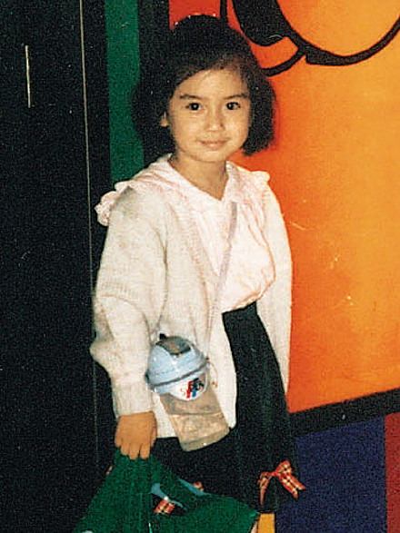 从香港小嫩模,到踢开黄晓明,Angelababy背后的大佬始终深藏不露