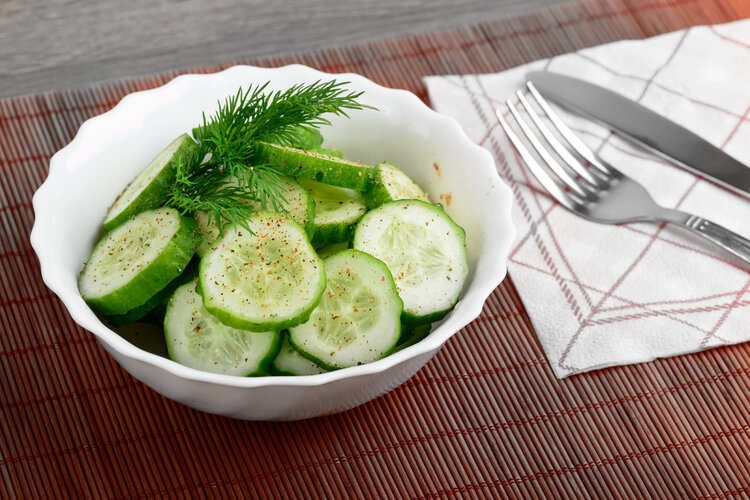 黄瓜是“激素瓜”，不仅有毒还致癌？提醒：这种黄瓜确实要少吃