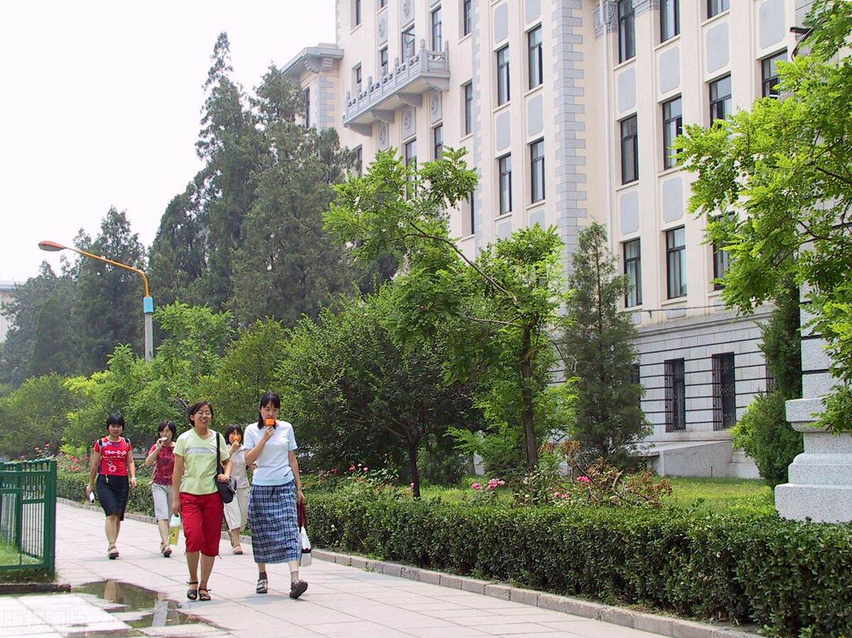 艺术类统考264分，考取中国人民大学2022年高考文化需要多少分？