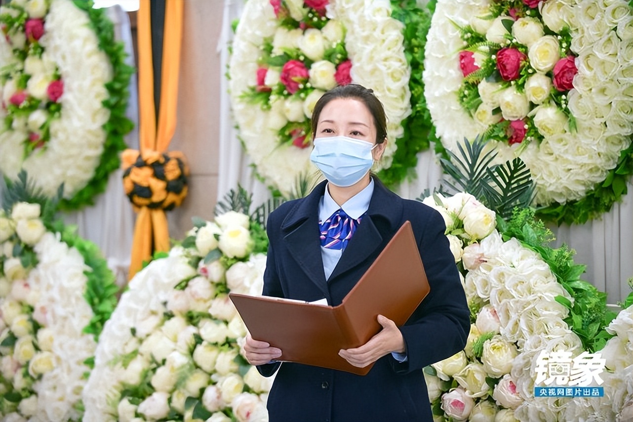 走近京城女殡葬师:从出生2小时到104岁,她15年送走万余名逝者