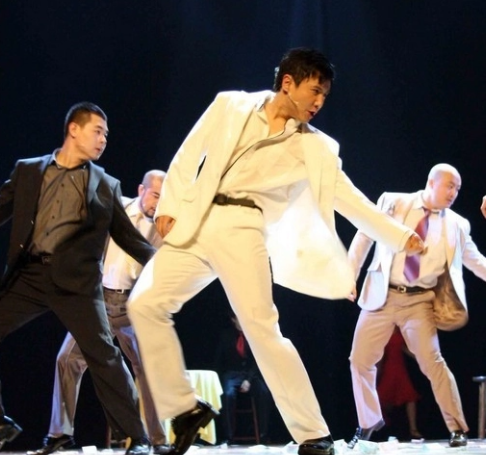 沈腾片场好暖心！不忍女演员低温受冻，亲自递毛毯让对方红了眼