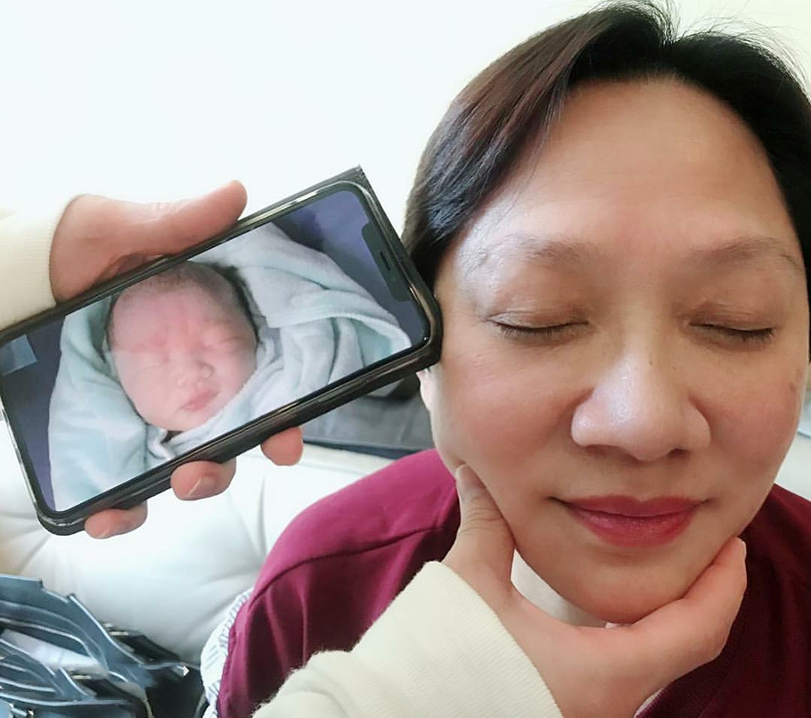 王祖蓝给马龙比心忙工作，李亚男开心晒娃，Gabby嘟嘴卖萌像爸爸