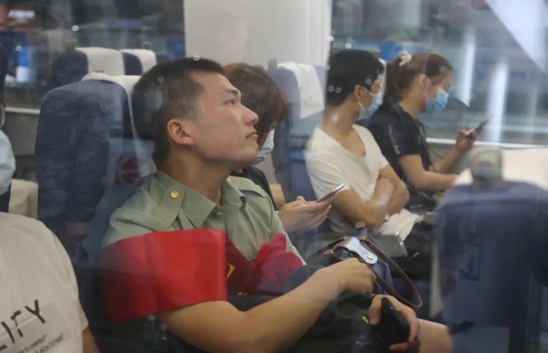 帅气！北京学霸军人：服役部队，负责保密工作，退役复学成为专业第一！