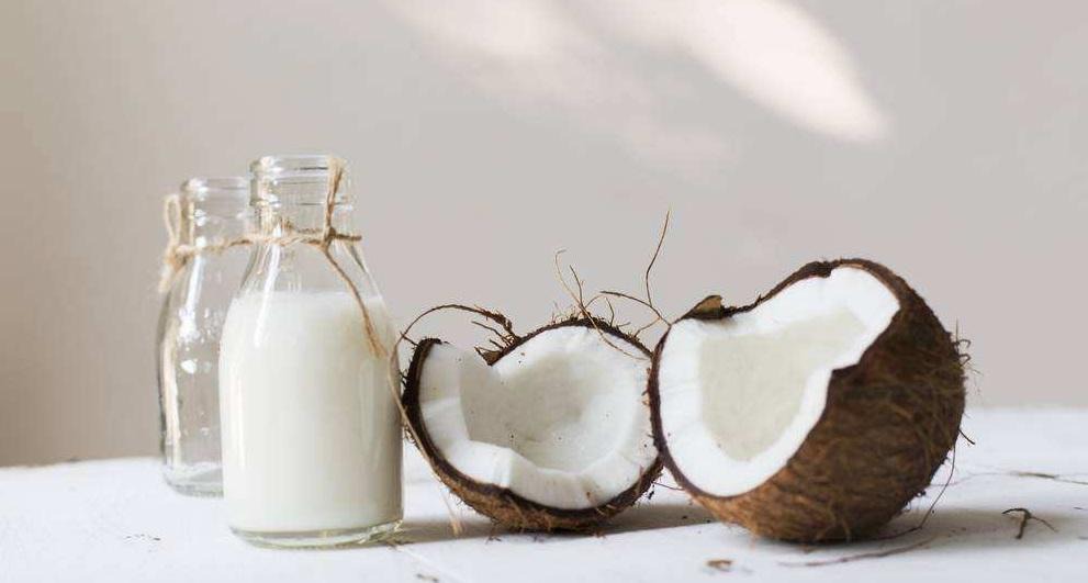 椰汁子与人体血浆一样，可以直接输入血管？这种说法是谣言吗？