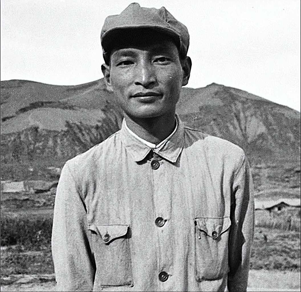 新中国成立之初国务繁忙，周总理每次外出时，是谁来代理总理职务