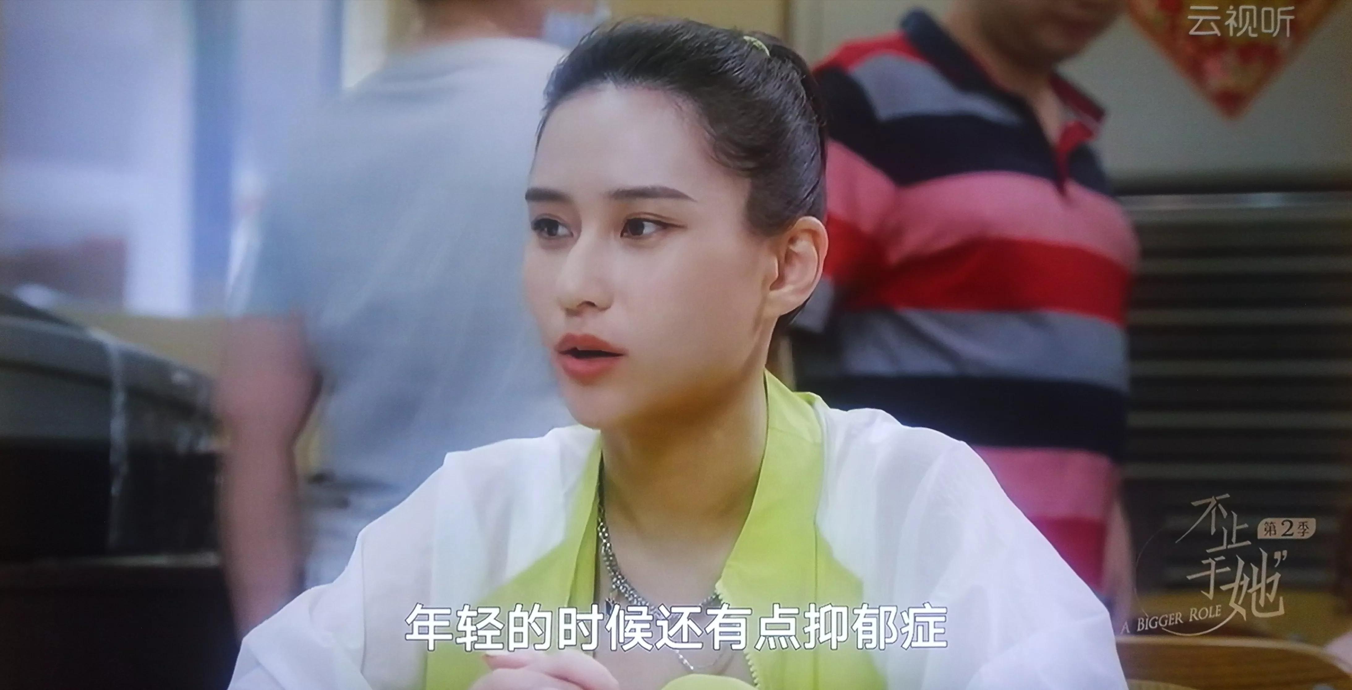 赌王千金何超莲：从小觉得自己很穷，豪门里的低姿态是门必修功课