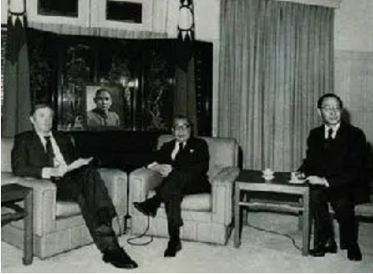 1987年，蒋经国看完邓小平送给的礼，红了眼眶：共产党的情我领了