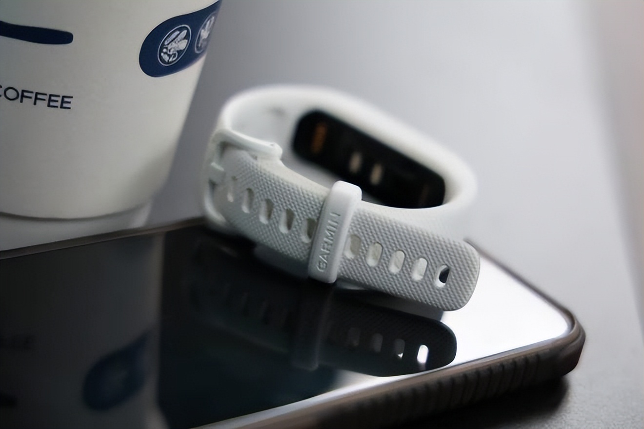 监测女性职场压力 GarminSmart 5智能运动健康手环全面呵护女性