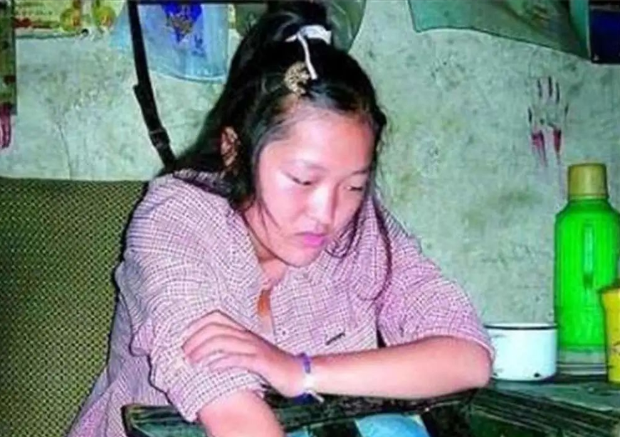 16年前，那个高考故意交白卷的河南“零分少女”，如今怎样了？