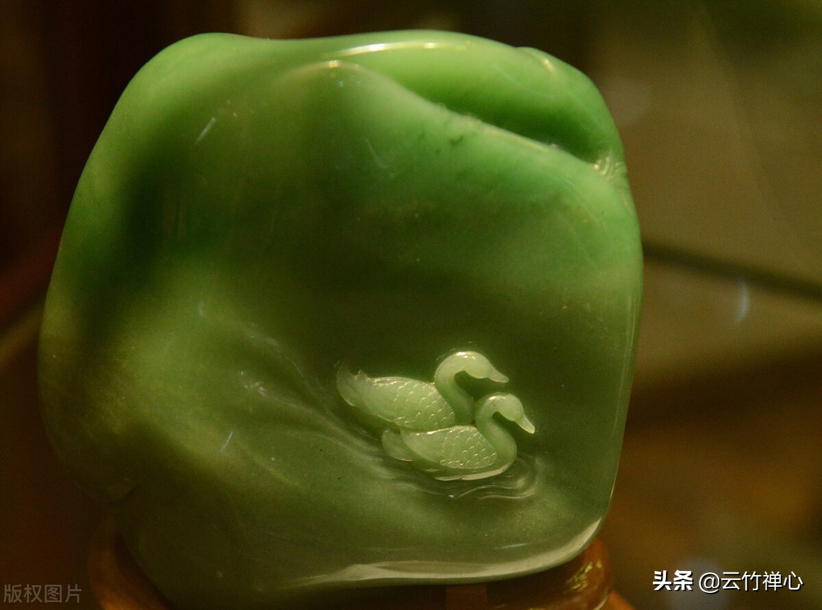中国四大名玉之岫玉，它的魅力不比，和田玉，翡翠差
