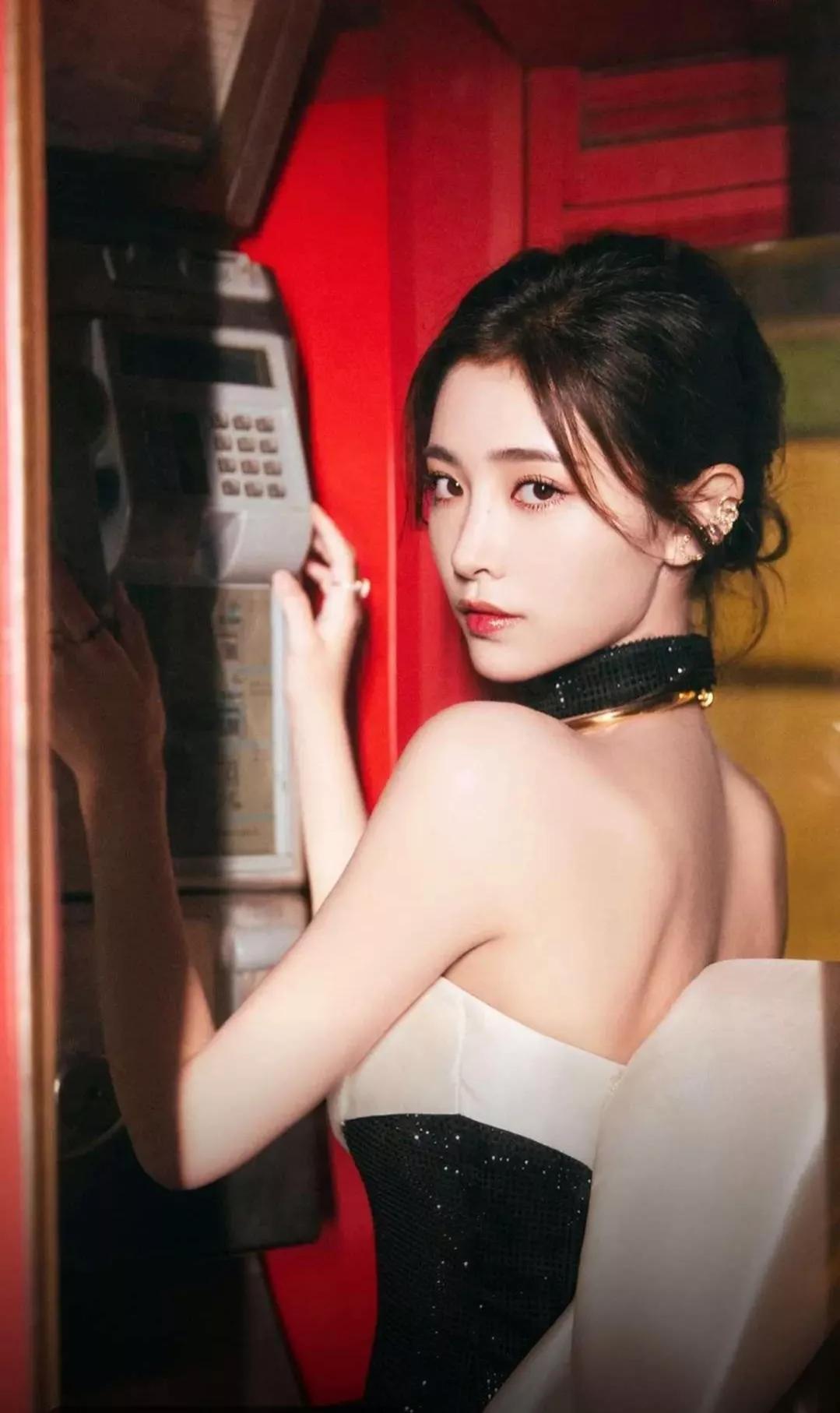 手机大片，女星周洁琼和许佳琪