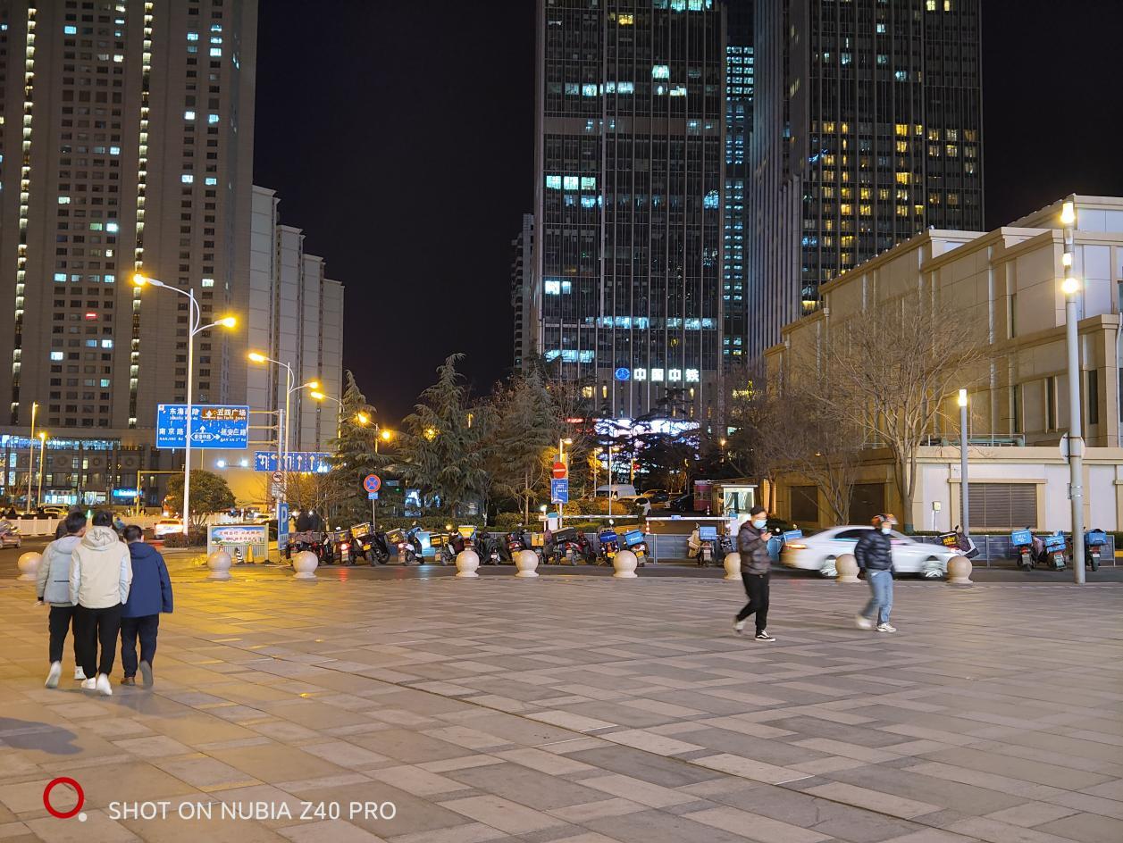 和平精英超级夜景模式在哪里(努比亚 Z40 Pro 评测：刚柔并济，记录人与星空)