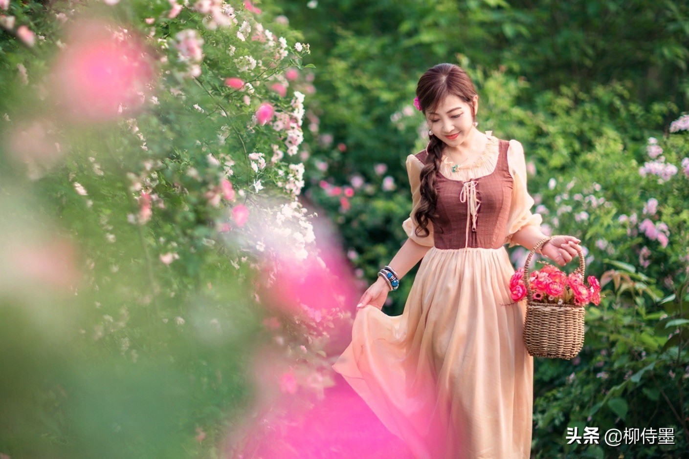 赞美老照片的唯美句子中年女性拍摄优雅人像