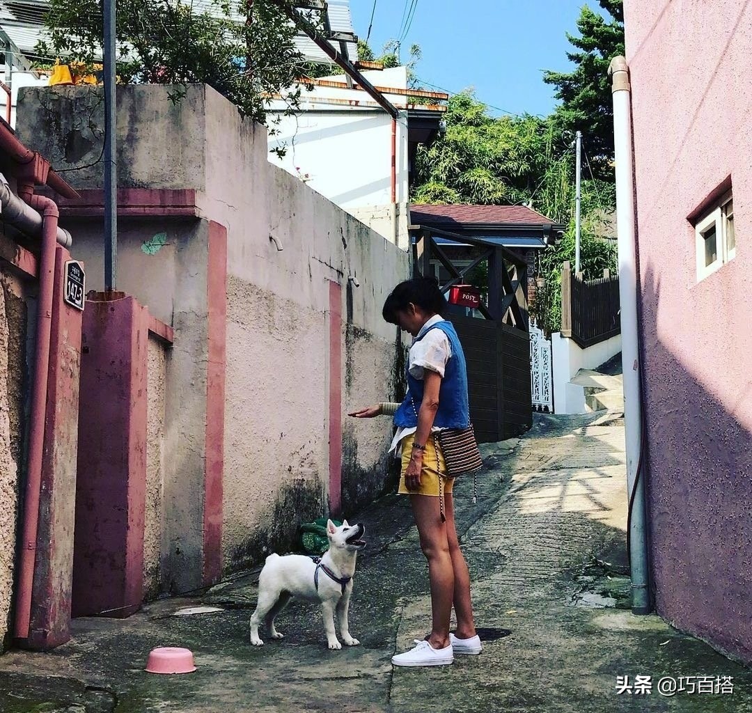 孔孝真这波操作属实赢“麻”了！私服穿搭慵懒随性，一点不显老