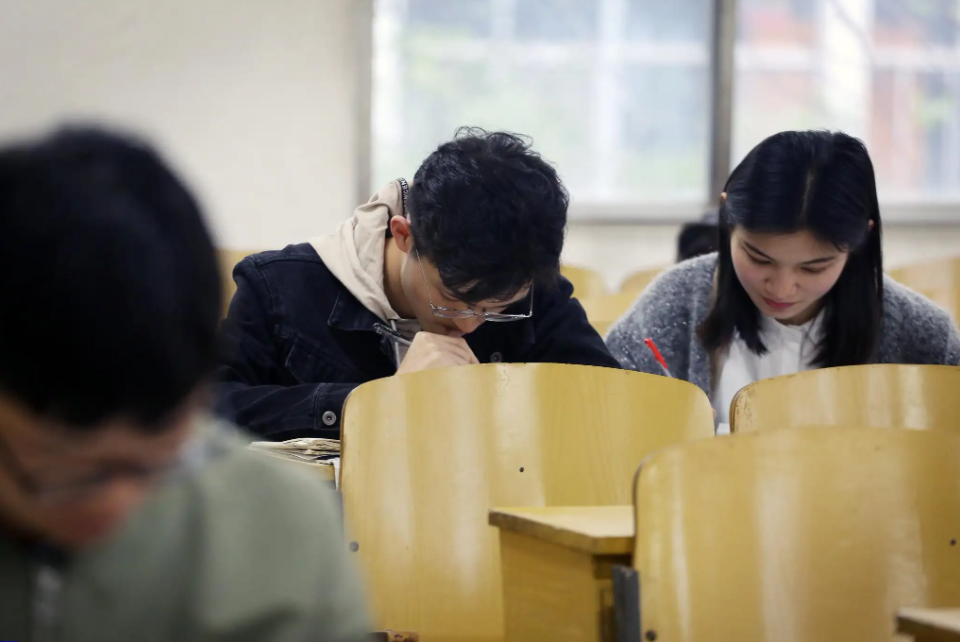 研究生报考费用多少钱(孩子读研需要花费多少钱) - 价格百科