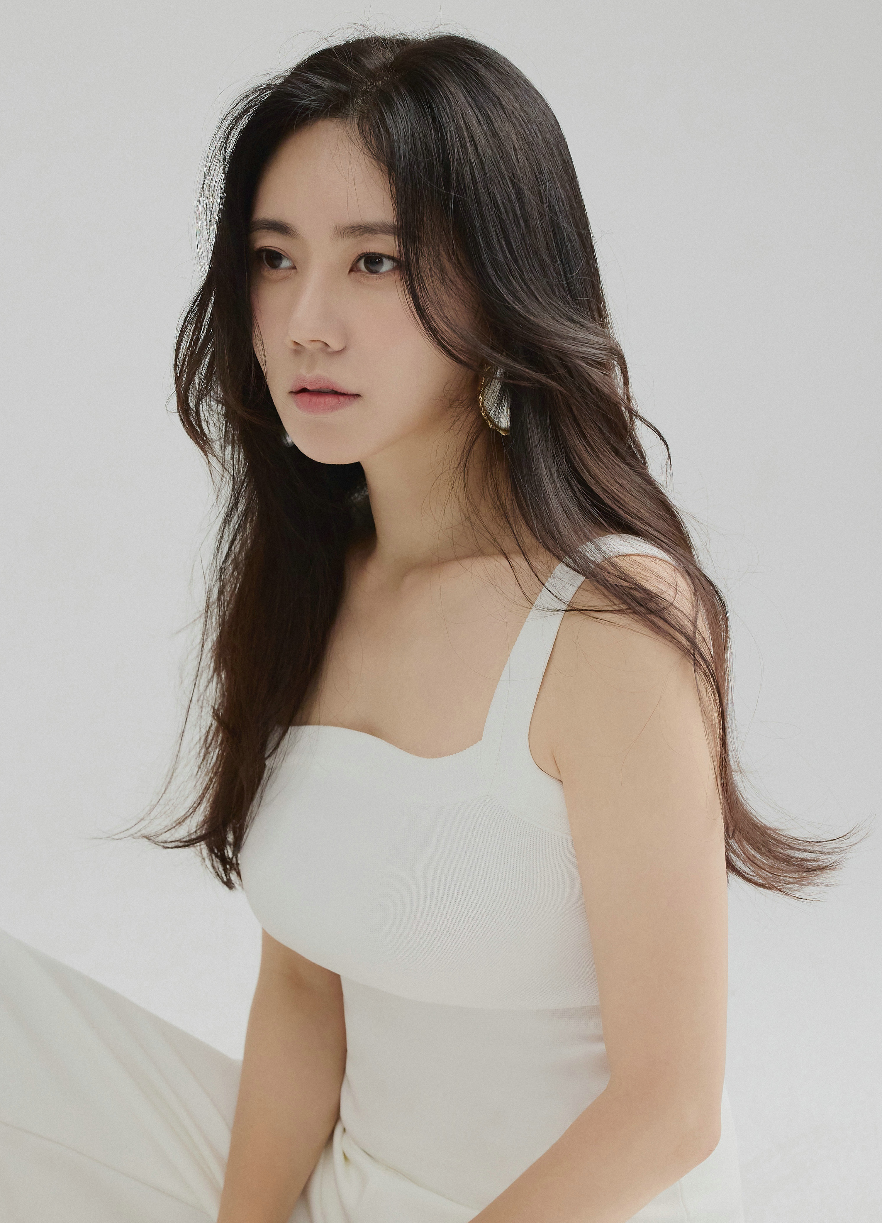 秋瓷炫高清壁纸，嫁入中国的韩国女星