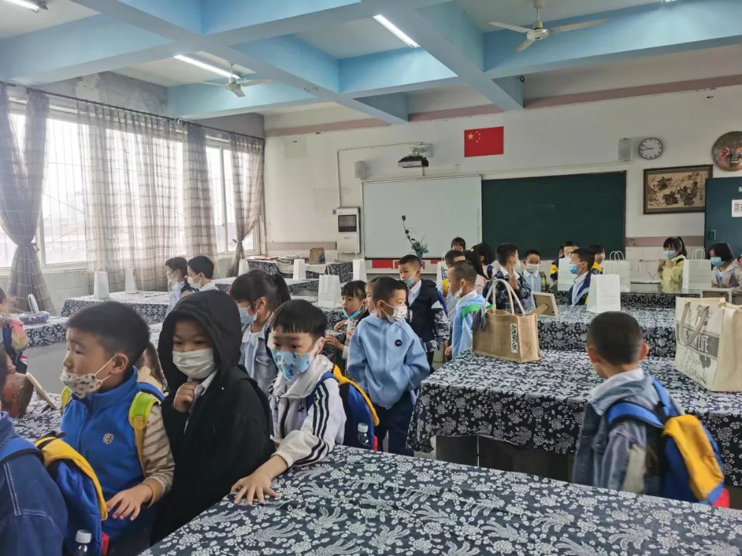 快乐衔接 共赴美好｜华阳实验小学积极认真做好科学幼小衔接活动