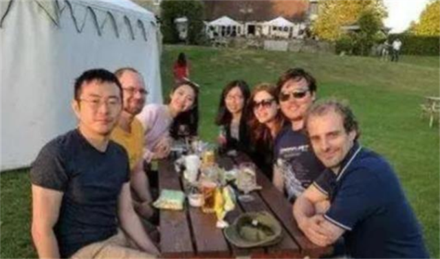 2005年，清华女博士因不想离婚而弑夫，事后与亡夫共住7天7夜