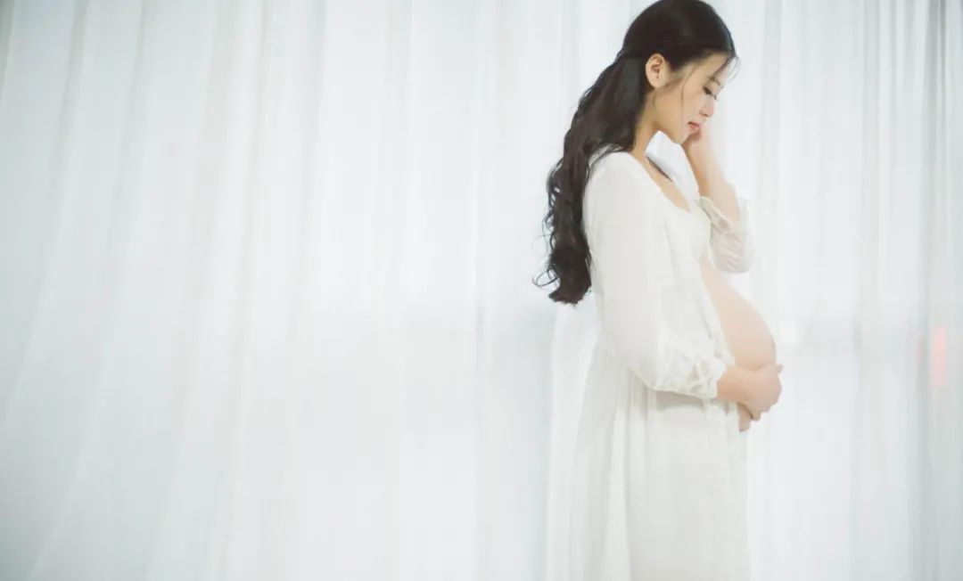 女人腰椎疼痛是什么原因(产后女性感到腰身酸疼,或是这4个原因所致,要