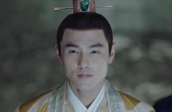 凹凸不平崎岖脸大PK！活久见，鞋拔子见了都有优越感