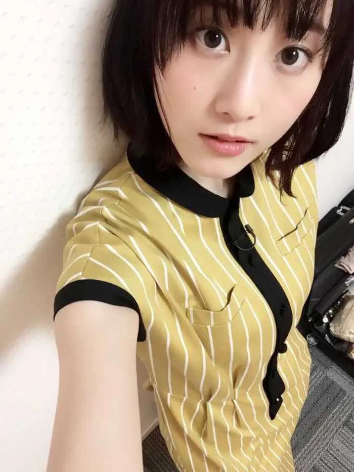 清纯迷人的日本女星松井玲奈