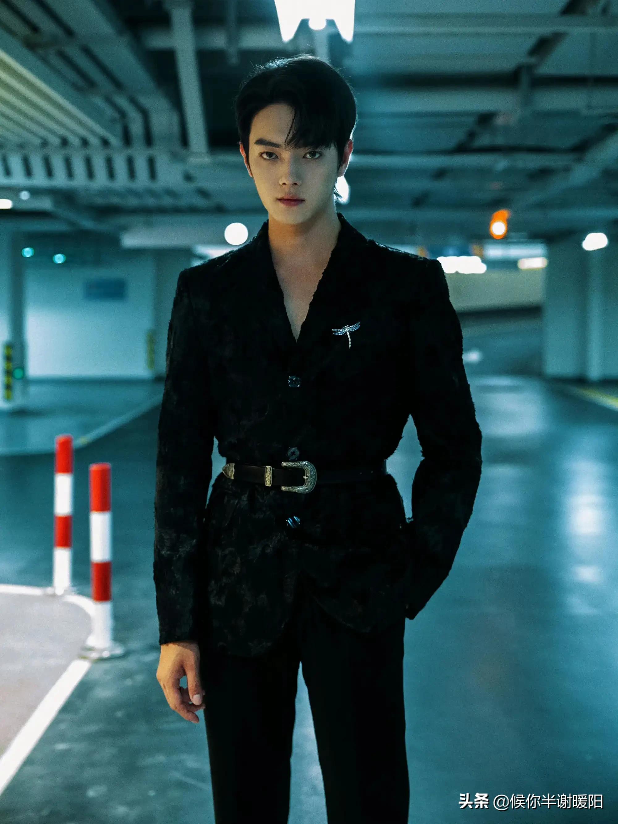 男明星最爱“束腰西装”：任嘉伦两次都出圈，许凯檀健次让人惊艳