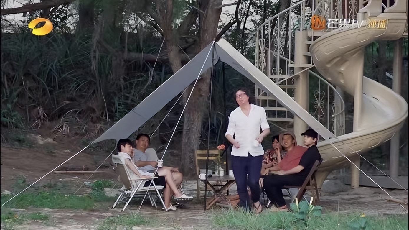 《向往的生活》暴露真相：何炅、黄磊都在敷衍，笑点全靠飞行嘉宾