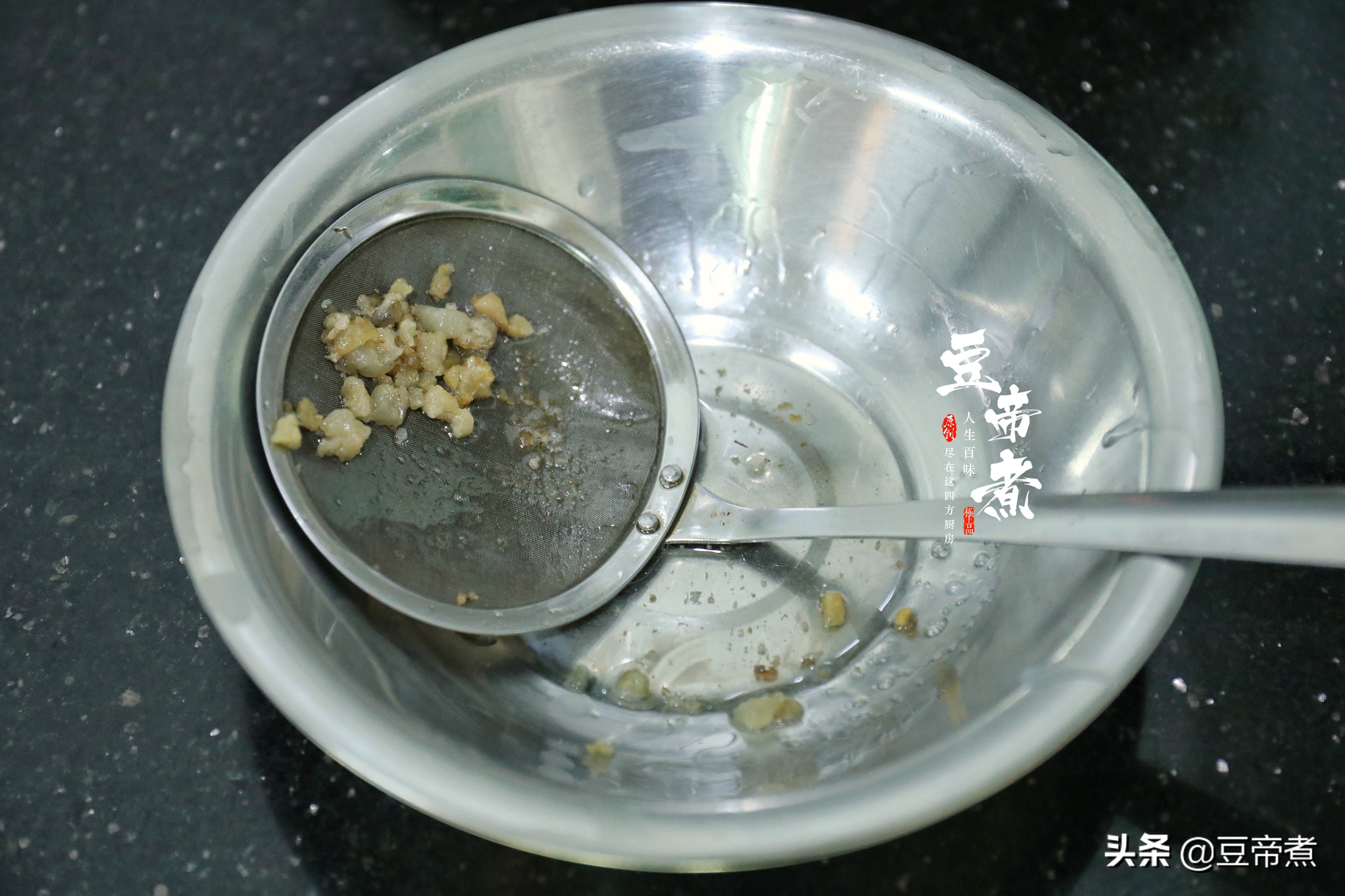 要想熬出洁白干净无异味的猪油，这些步骤不能少