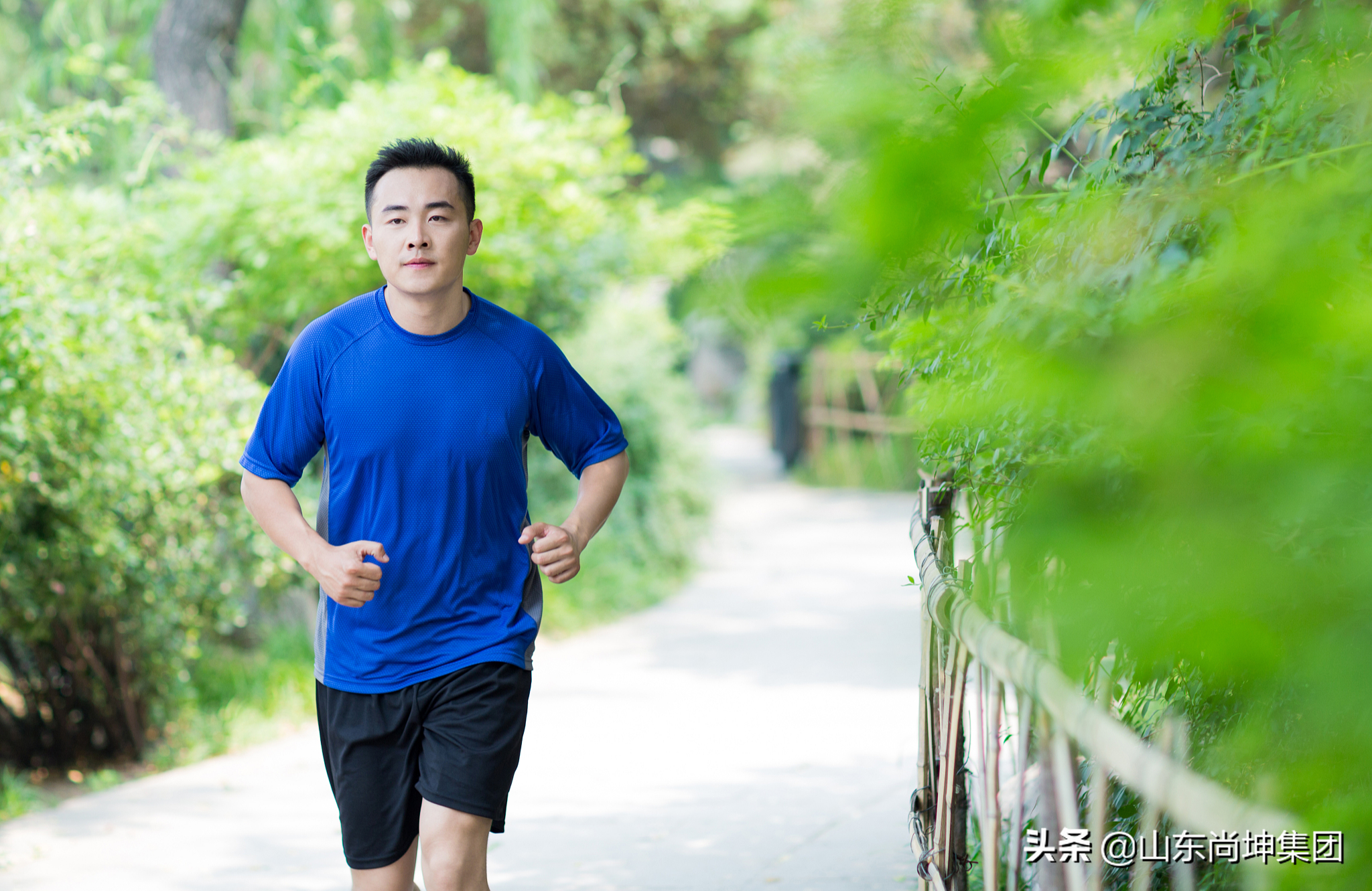 每天运动的最佳时间(一天中锻炼的最佳时间？早上、中午或晚上锻炼的利弊)