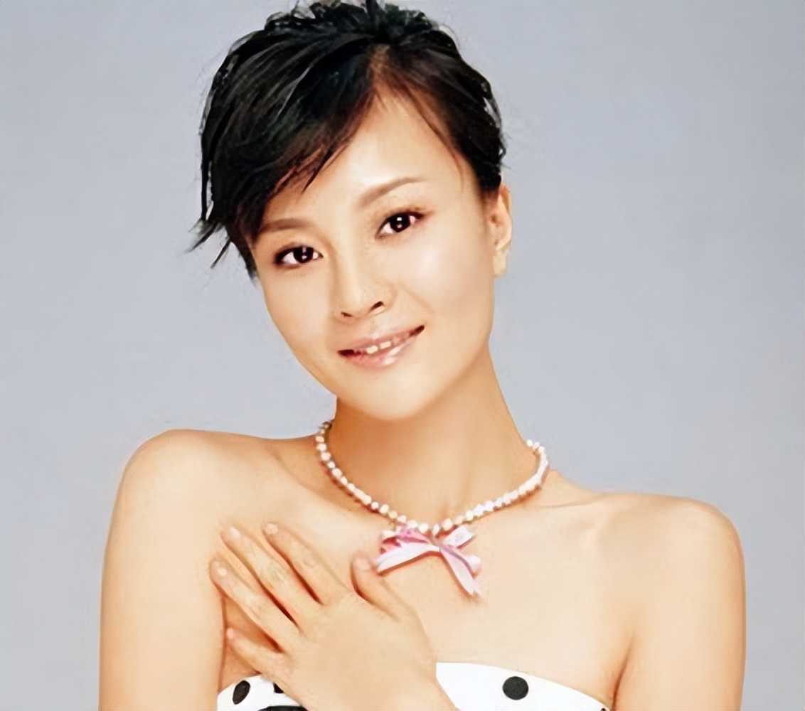 刘孜：28岁嫁地产大亨，34岁才做妈妈，生活过得有滋有味