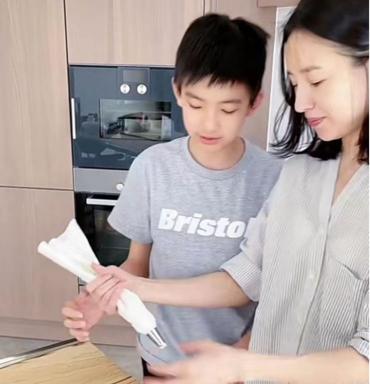 盘点七大星二代男神，牛津学霸、混血王子、音乐天才……