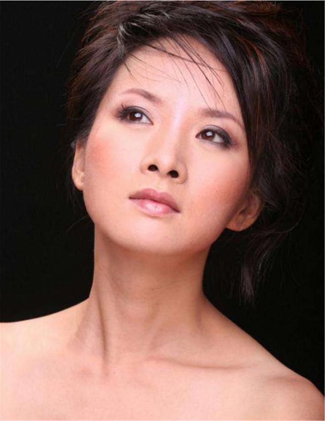 演员谢兰：和丈夫坚持丁克12年愁坏婆婆，41岁意外得子全家乐开怀