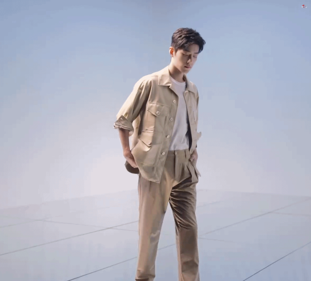 肖战他可真帅啊,帅到没边呀,这身材比例可太完美了