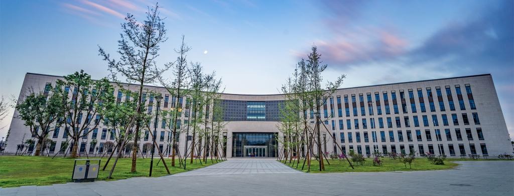 央视密集报道，主流媒体聚焦！2021年，四川一高校“爆火”出圈，点击破亿！