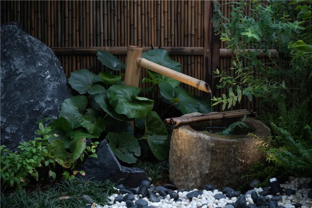 花园里的小空间，不妨打造成禅意景观，让它满足你的所有花园幻想