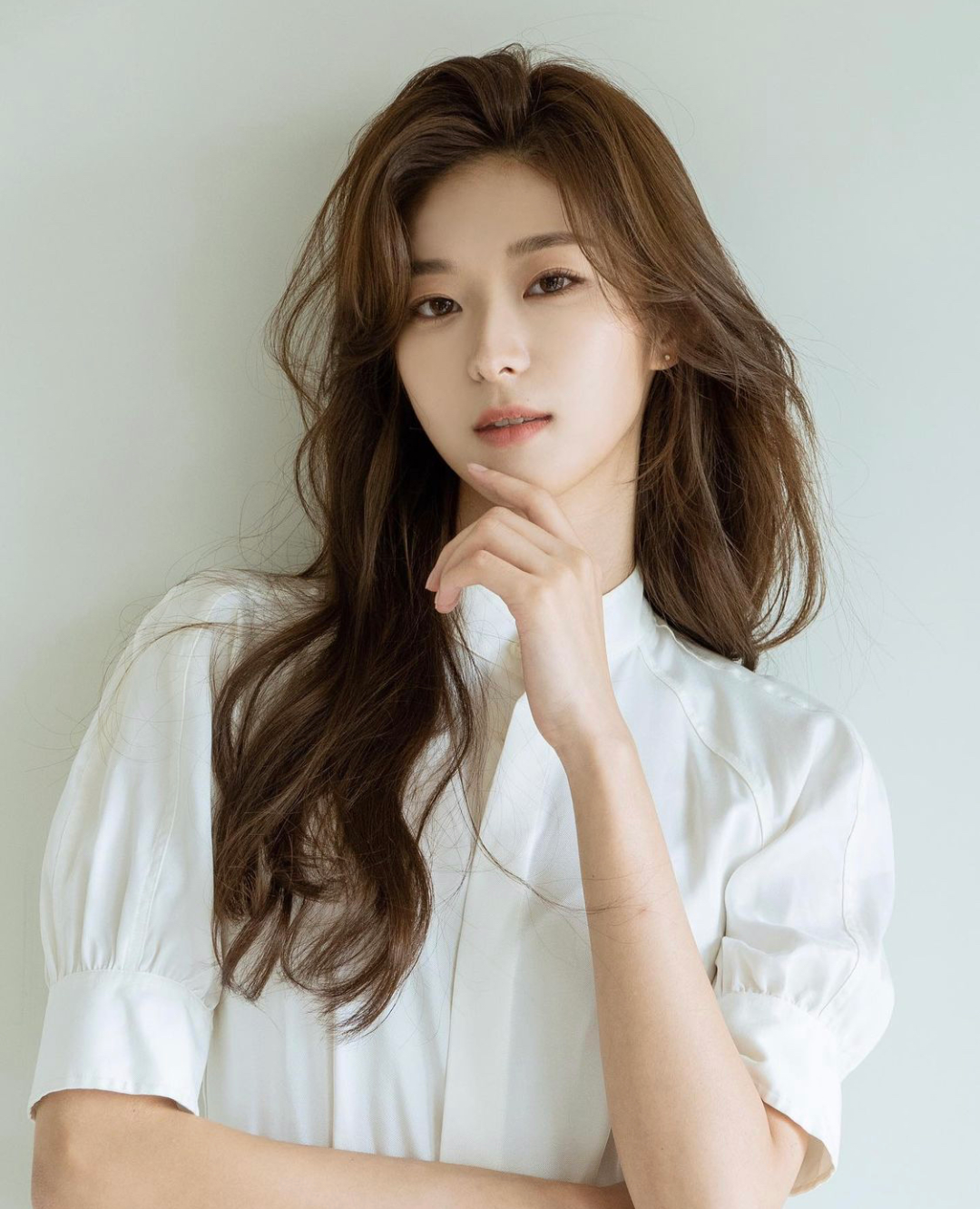 哭笑不得？韩网综女网红在下雨天穿名牌鞋发生了这样的事