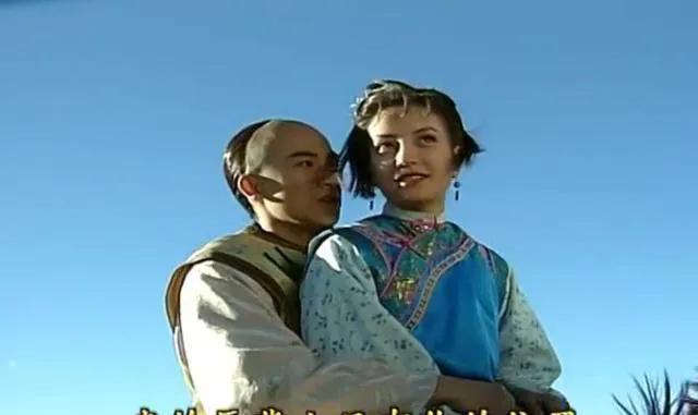 《还珠格格》里尔泰喜欢小燕子，到后来为什么娶赛亚