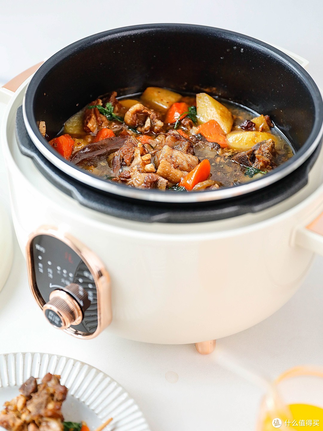 电压力锅轻松烹饪,用一口锅就搞定一天的早餐,午餐,晚餐