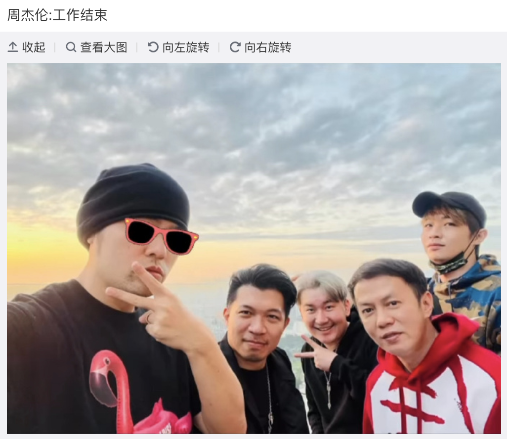 周杰伦愚人节NFT被盗，损失近300万，带儿子散心调节情绪画风有爱