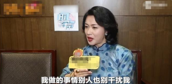 金星：假结婚，无麻药“拔毛”，收养三个孩子，她比你想象得勇敢