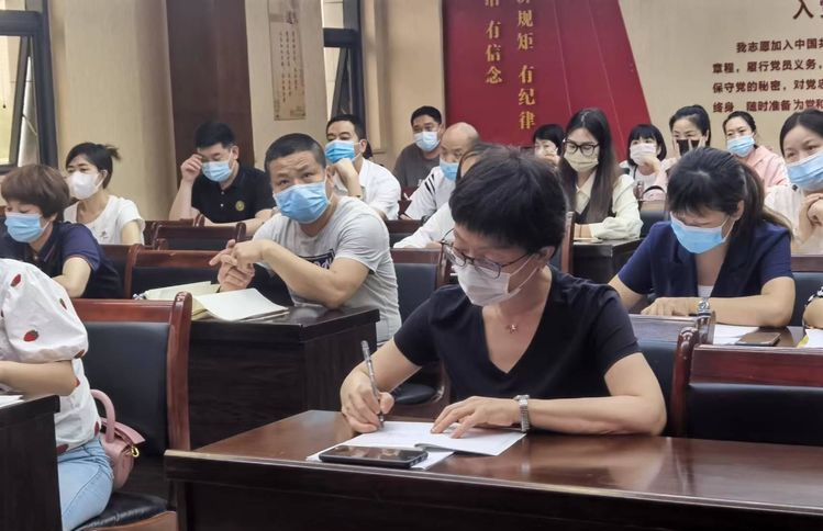 δ����г��������չ�ļ�ѧУ���л���ʳƷ��ȫ��ѵ��