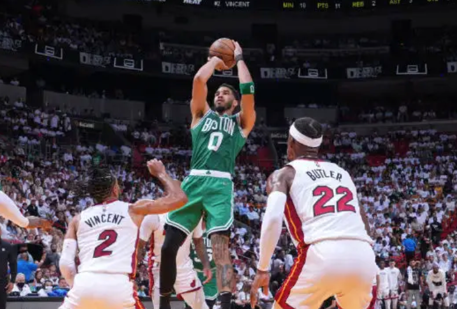 nba为什么场场大比分(回合制 大比分！今年季后赛一反常态，为何比赛容易越拉越大？)