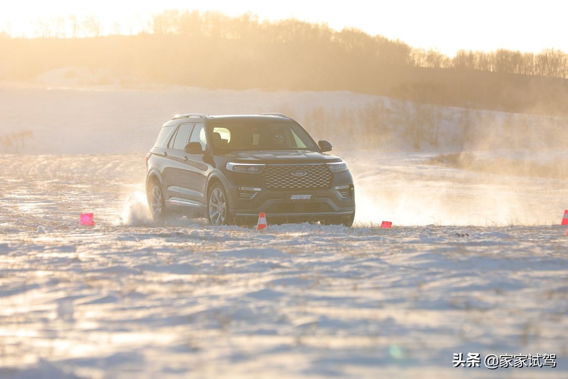影帝级SUV，探险者出演冰雪极限动作戏