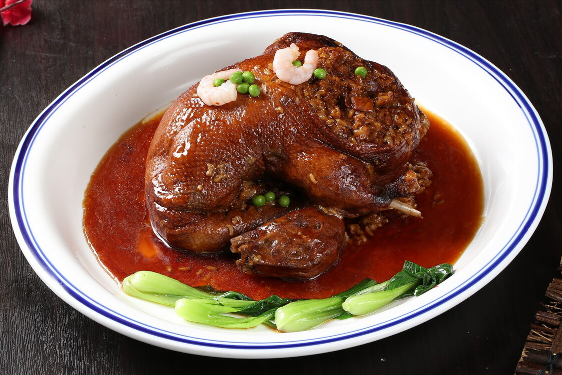 江苏省最有名的淮扬菜有十种，色香味俱全。