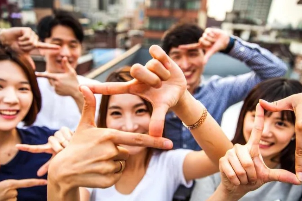 为啥上大学后，学生除了要生活费很少主动联系父母？心酸却是常态