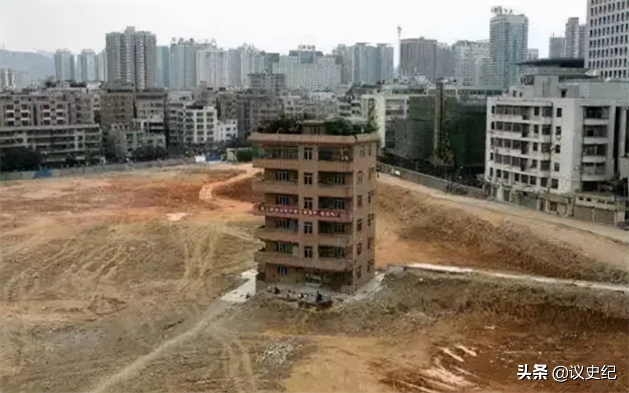 上海钉子户，要6套房加1个亿，硬抗14年后：求你们把我房子拆了